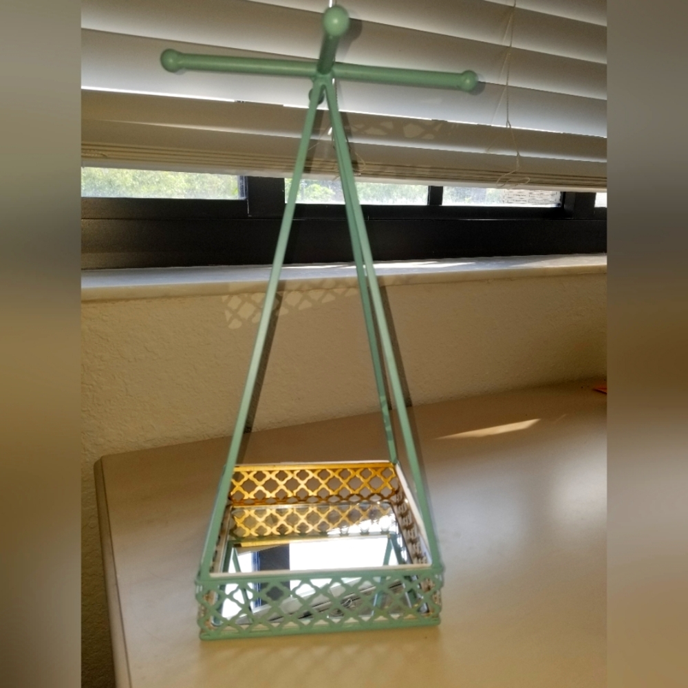 Jewelry Stand/Organizer